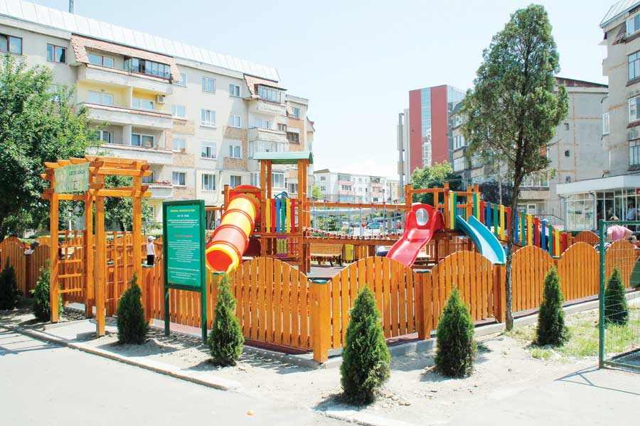 Read more about the article De miercuri, ora 12:00 se închid toate parcurile şi locurile de joacă din Deva