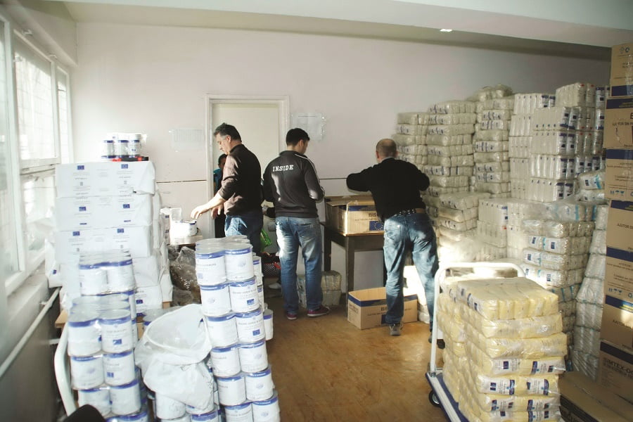 Read more about the article A început distribuirea ajutoarelor pentru familiile afectate de inundații