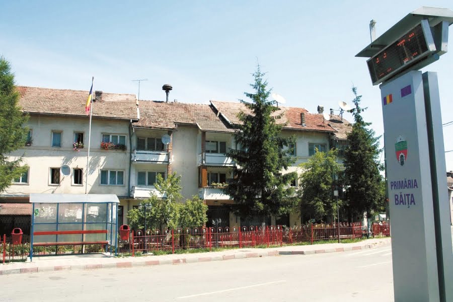 Read more about the article Băiţa: Lucrări de reabilitare termică la şcoala din comună