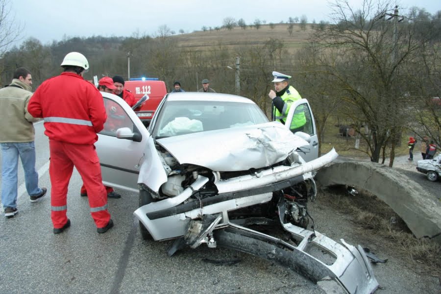 Read more about the article Accidente rutiere soldate cu morţi şi răniţi în primele zile ale noului an