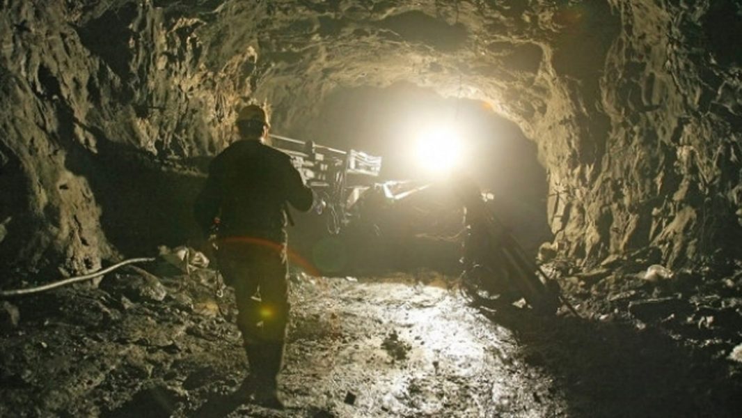 Read more about the article Disponibilizări în minerit: 350 de angajaţi pleacă de la 1 octombrie