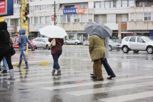 Read more about the article Vreme instabilă, cu temperaturi în creştere şi ploi sub formă de aversă, în următoarele două săptămâni
