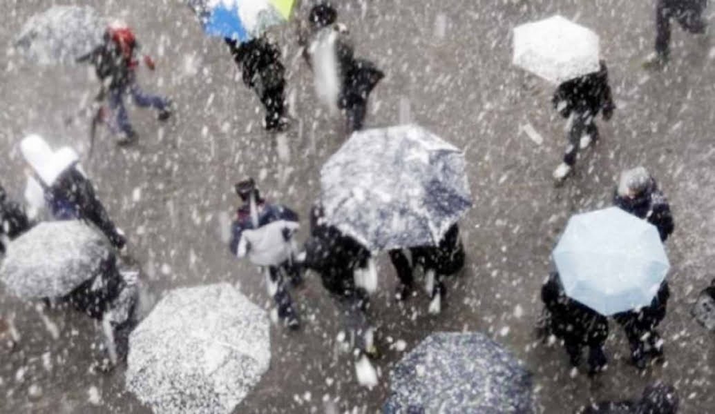 Read more about the article Avertizarea meteo Cod PORTOCALIU și Cod GALBEN de ploi, ninsori abundente și viscol se prelungeşte până sâmbătă