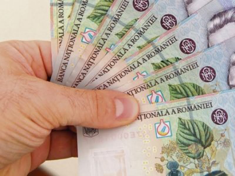 Read more about the article Înşelată cu 1000 de euro în faţa unei bănci din Hunedoara