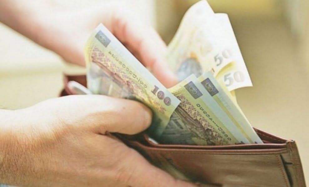 Read more about the article Cât a crescut averea financiară a românilor în ultimii 20 de ani