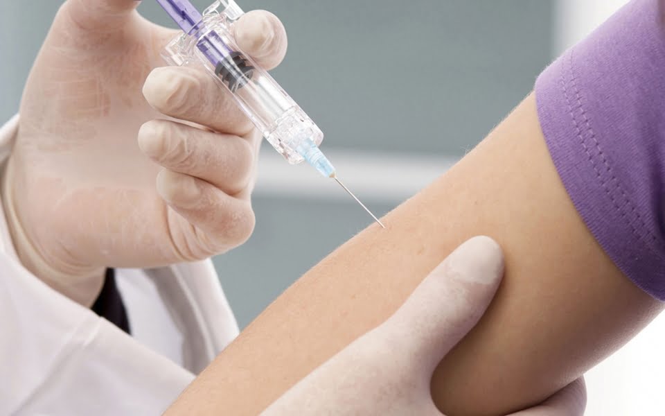 Read more about the article O treime din vaccinul antigipal a fost distribuit medicilor de familie