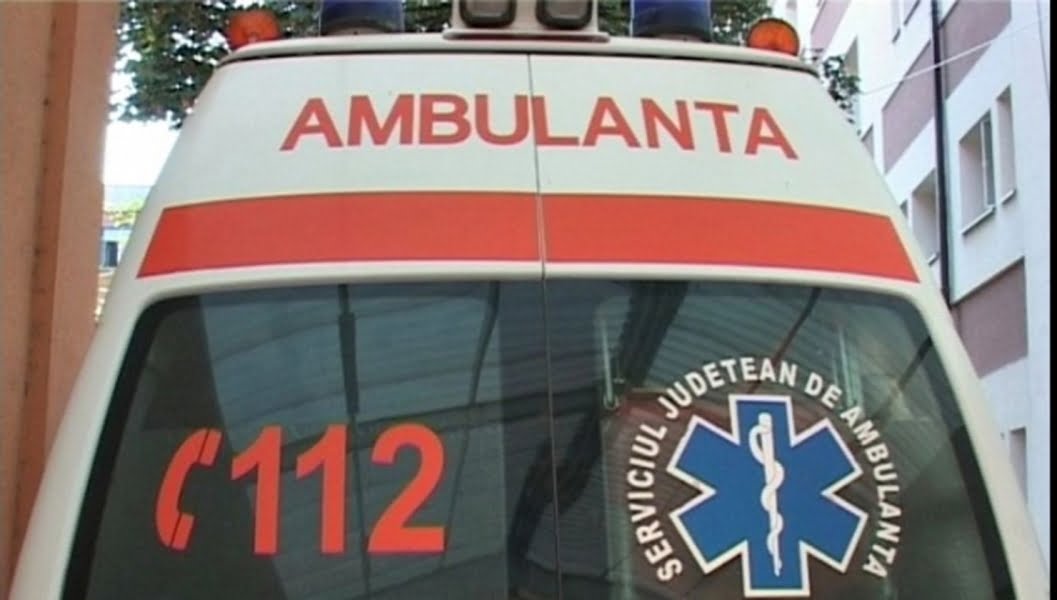 Read more about the article Un şofer din Teleorman a ajuns la spital după ce s-a răsturnat cu autotrenul sub un pod la intrarea în Hunedoara