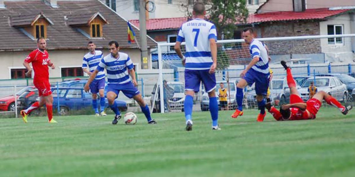 Read more about the article Fotbal: LPS Cetate Deva continuă pregătirea juniorilor