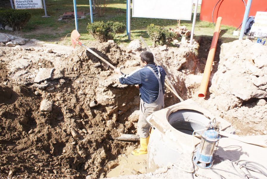 Read more about the article Veţel: Au început lucrările la canalizarea din Mintia