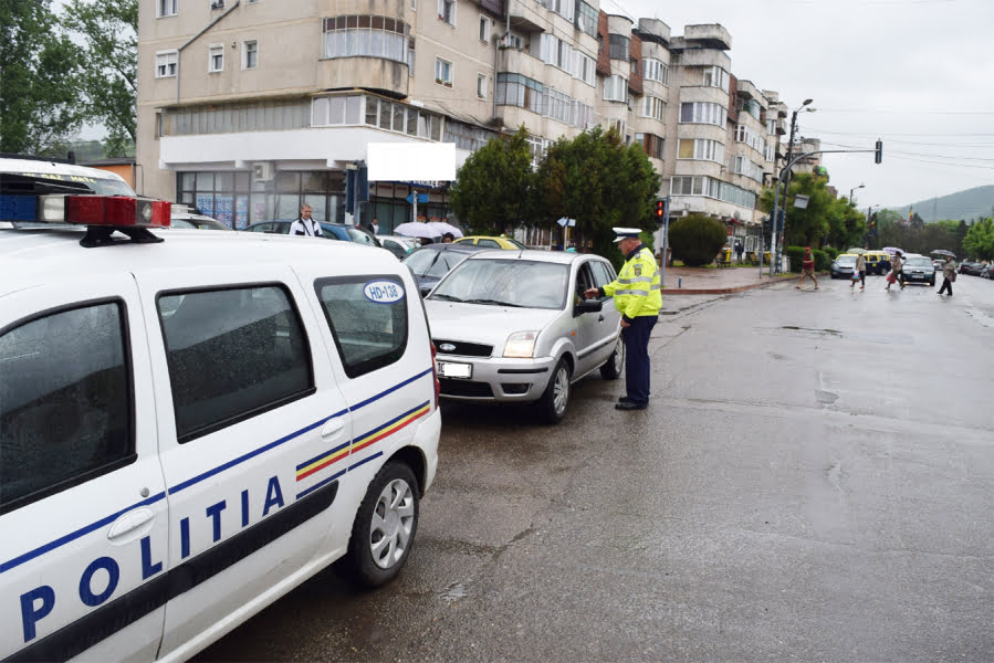Read more about the article Şoferi inconştienţi au pus în pericol circulaţia pe drumurile din judeţ