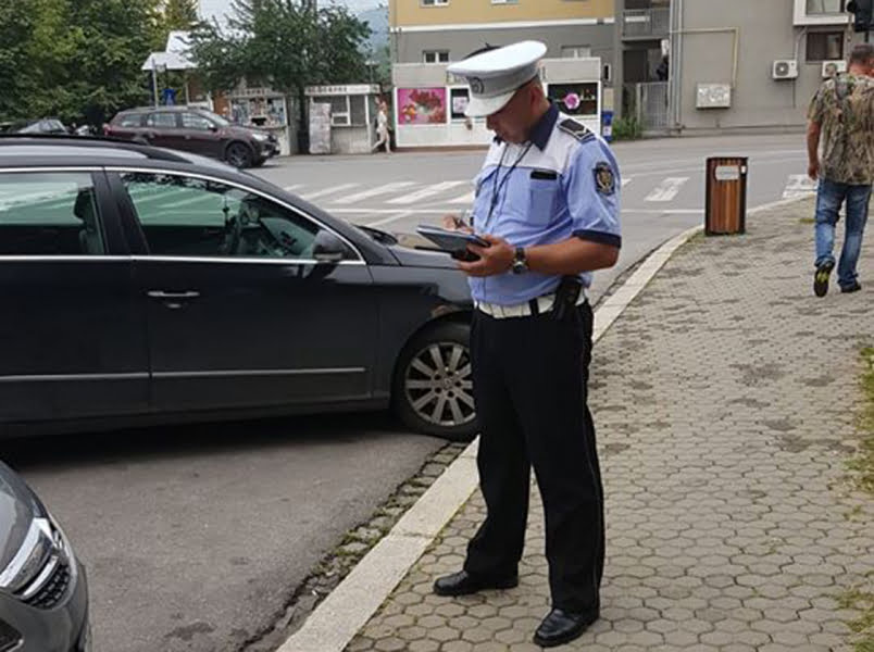 Read more about the article Hunedoreni, prinşi de poliţişti conducând fără permis. S-au ales cu dosar penal