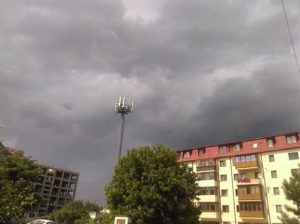 Read more about the article Informare meteo de ploi torențiale și vijelii până sâmbătă dimineața