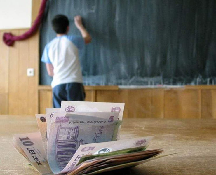 Read more about the article Elevii primesc bursele școlare. Banii intră, vineri, în contul școlilor!