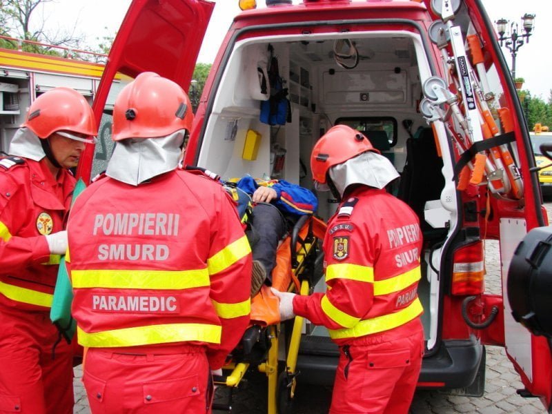 Read more about the article Accident rutier, azi-noapte, în localitatea Răcăştie. Doi tineri au ajuns la spital