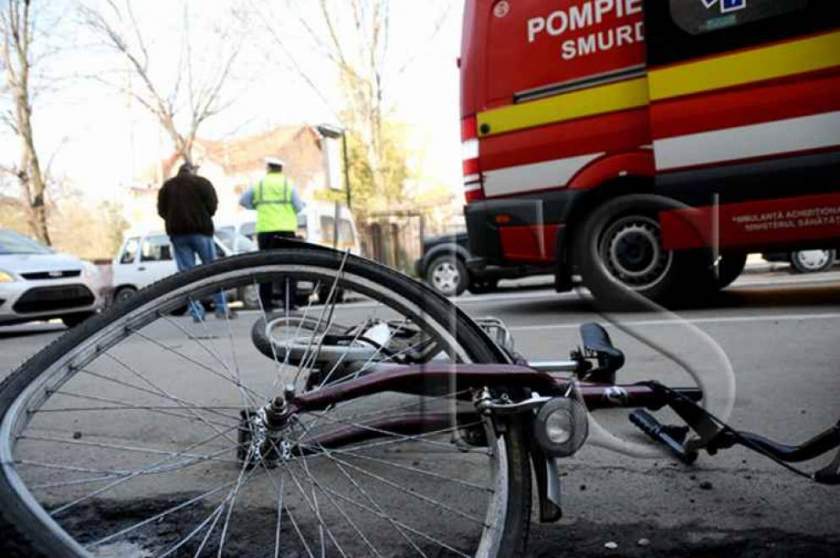 Read more about the article Biciclist rănit uşor pe o stradă din Deva