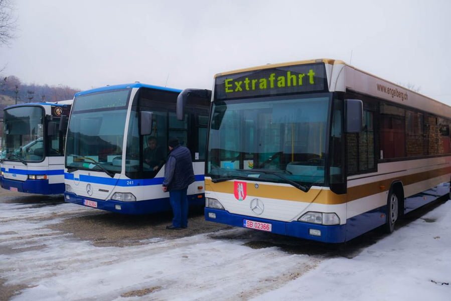 Read more about the article Încă 3 autobuze pentru transportul local achiziţionate de Primăria Hunedoara