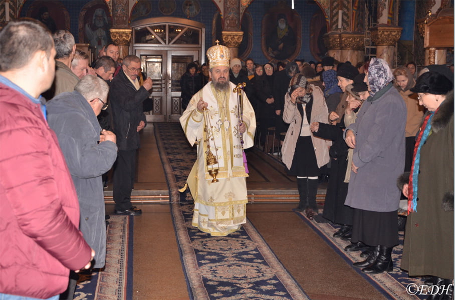 Read more about the article Sărbătoarea Sfinților Trei Ierarhi la Catedrala Episcopală din Deva