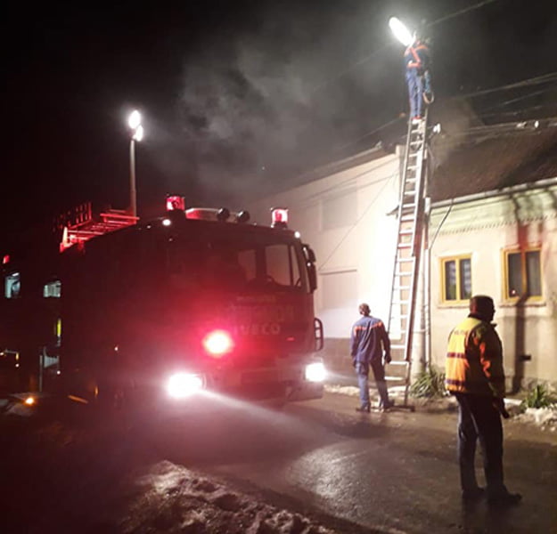 Read more about the article Incendiu la o casă din comuna Baia de Criş