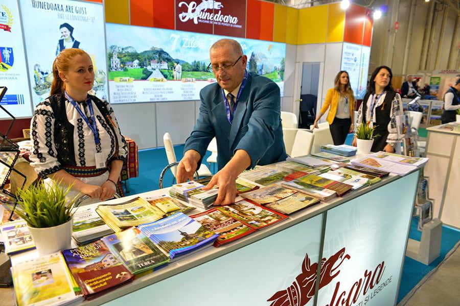 Read more about the article „7 zile în Hunedoara” – oferta judeţului la Târgul de Turism al României