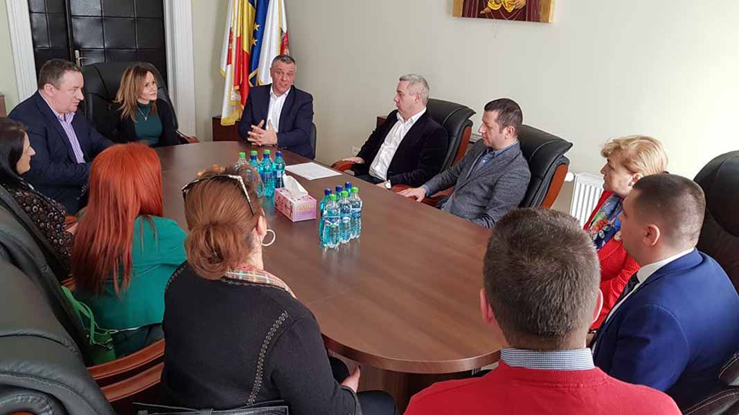 Read more about the article Universitatea din Petroșani înființează o nouă specializare la Deva: Administrație Publică
