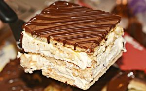 Read more about the article Rețeta de azi: Prăjitură ecler