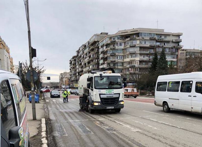 Read more about the article Atenție, șoferi! Campanie de curățare și întreținere a străzilor în zona Zăvoi