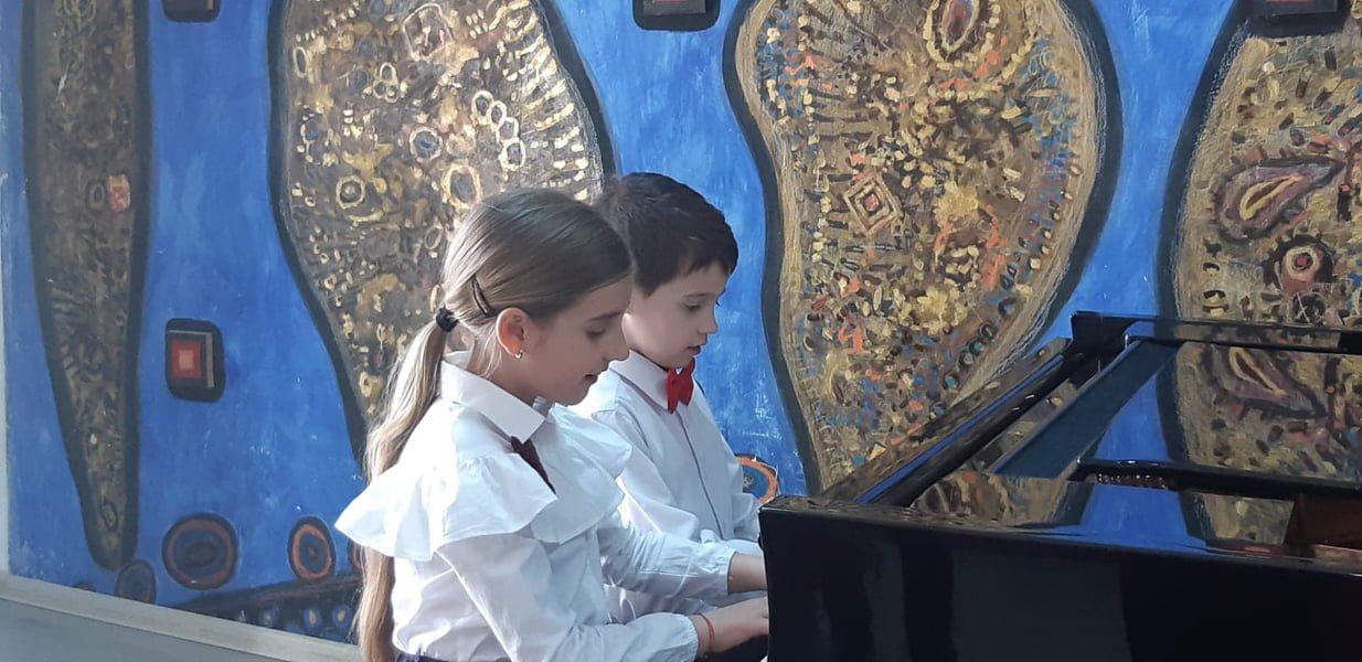 Read more about the article Rezultate meritorii pentru nouă pianişti de la liceul de artă devean
