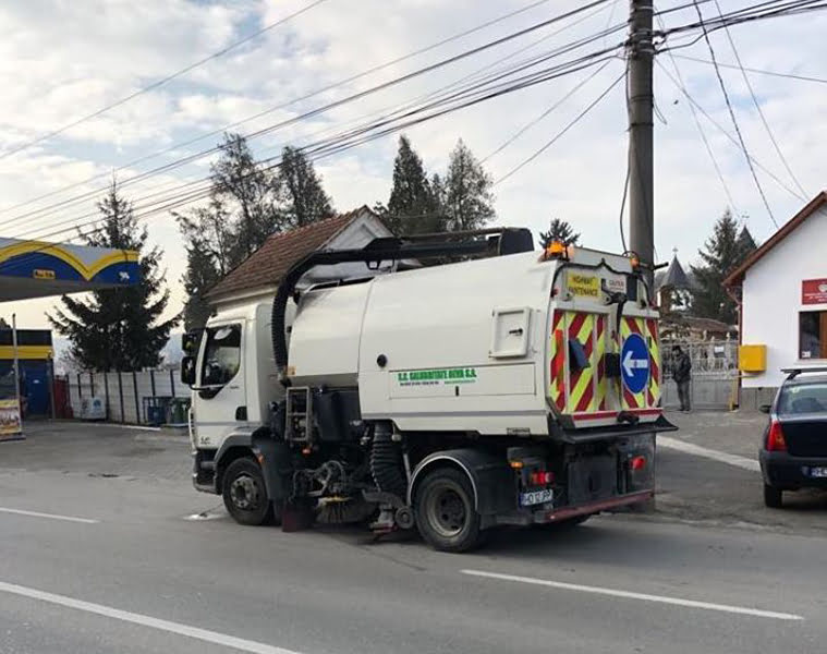Read more about the article Atenție, șoferi! Campanie de curățare și întreținere a străzii Mihai Eminescu