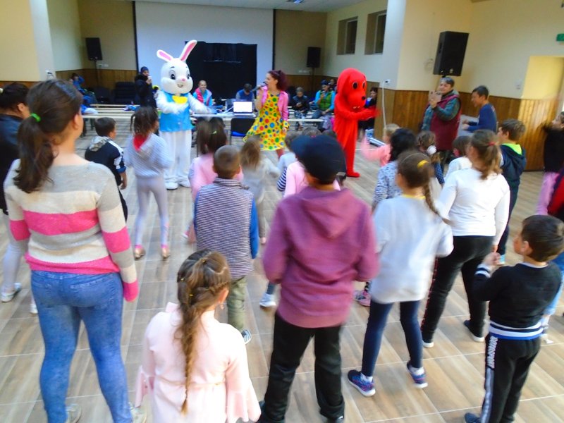 Read more about the article Spectacol gratuit pentru copiii din zona defavorizată Cuț