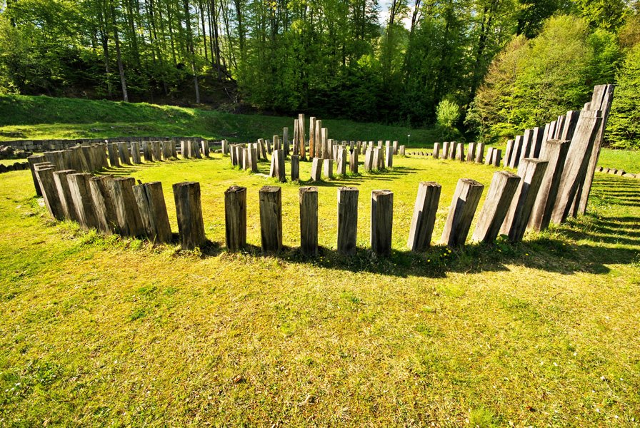 Read more about the article CJ va atrage fonduri norvegiene pentru restaurarea monumentului Sarmizegetusa Regia