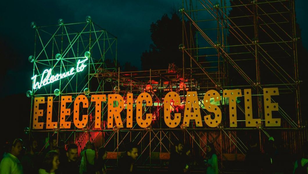 Read more about the article Electric Castle la distanţă de un click!