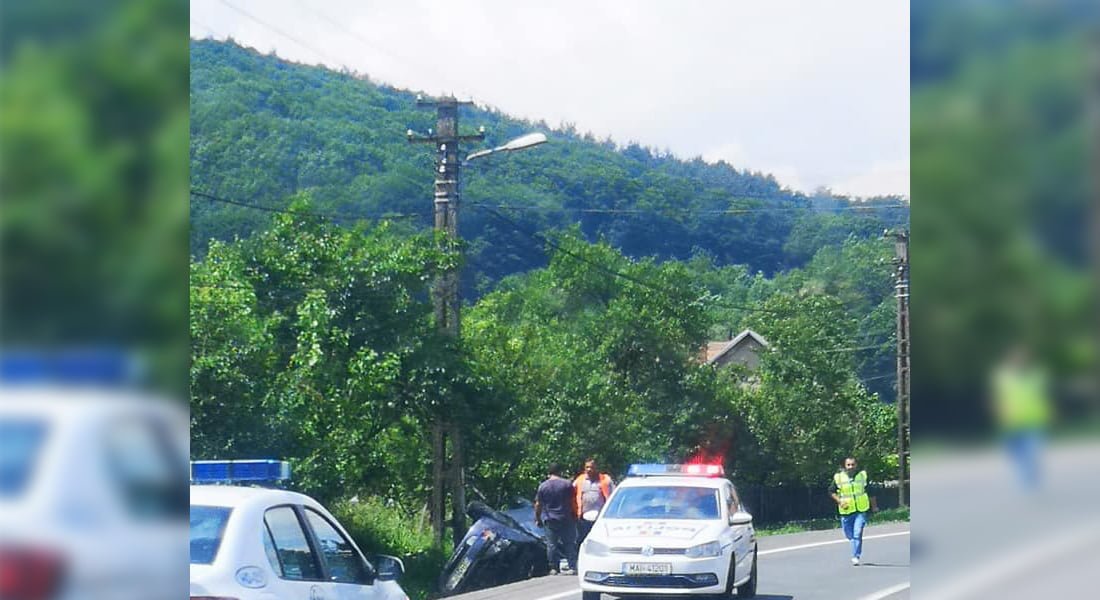 Read more about the article Doi minori şi un bărbat, răniţi într-un accident rutier la Leşnic