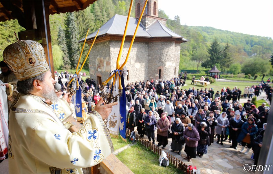 Read more about the article Mănăstirea Prislop și-a sărbătorit hramul istoric