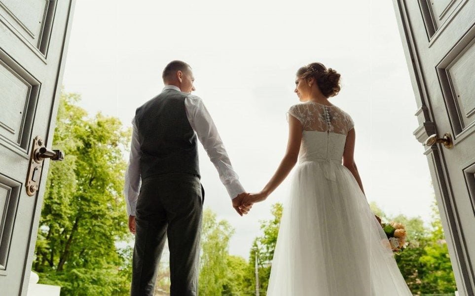 Read more about the article Ce se întâmplă cu nunțile înainte și după 15 mai