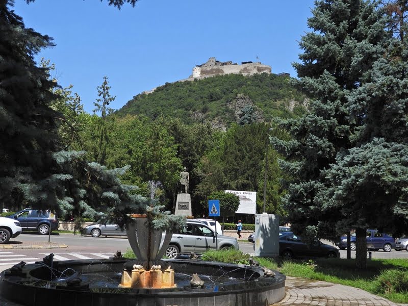 Read more about the article Cetatea Deva, refăcută cu bani europeni