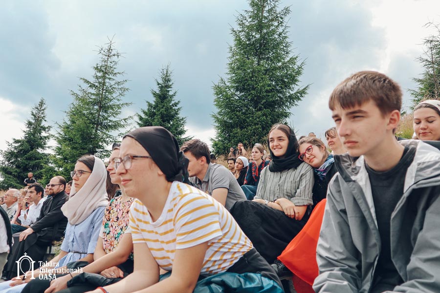 Read more about the article 200 de tineri participă la Tabăra Internațională de la Mănăstirea Oașa