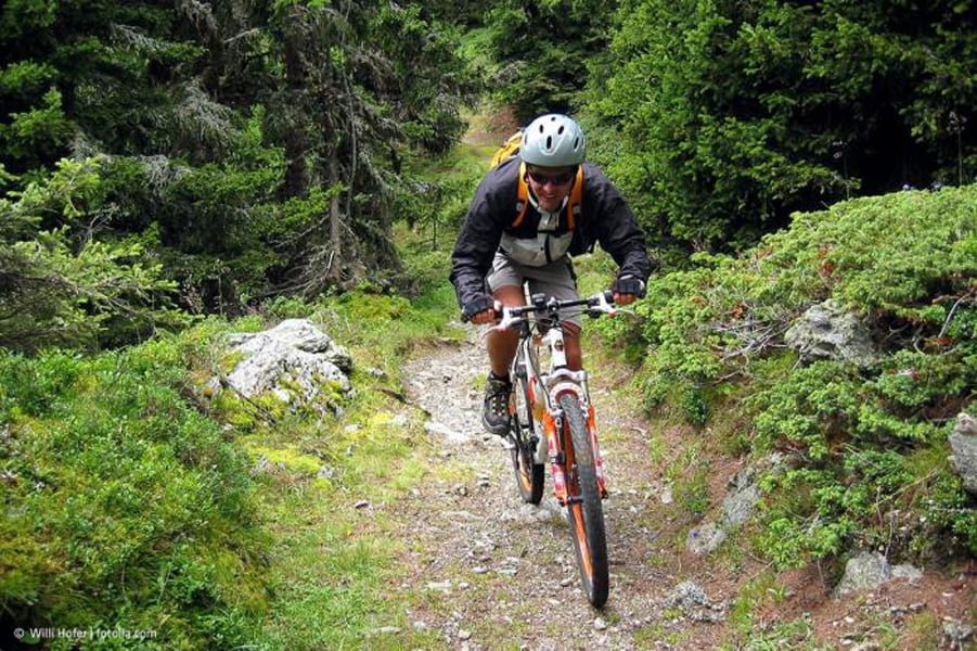 Read more about the article Cel mai mare concurs de mountainbike din vestul țării ia startul la Reșița