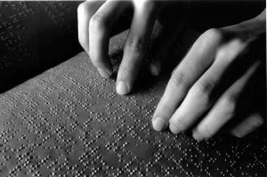Read more about the article 4 ianuarie: Ziua mondială Braille, alfabetul cu puncte în relief pentru persoane cu deficiențe de vedere