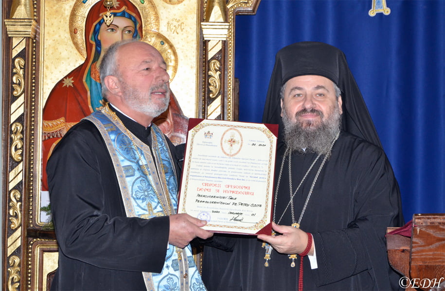 Read more about the article Crucea Episcopiei Devei și Hunedoarei pentru clerici, decernată Părintelui Petru Costa