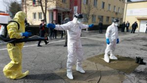 Read more about the article Manifestările în spaţii deschise sau închise, la care participă mai mult de 1000 de persoane, INTERZISE