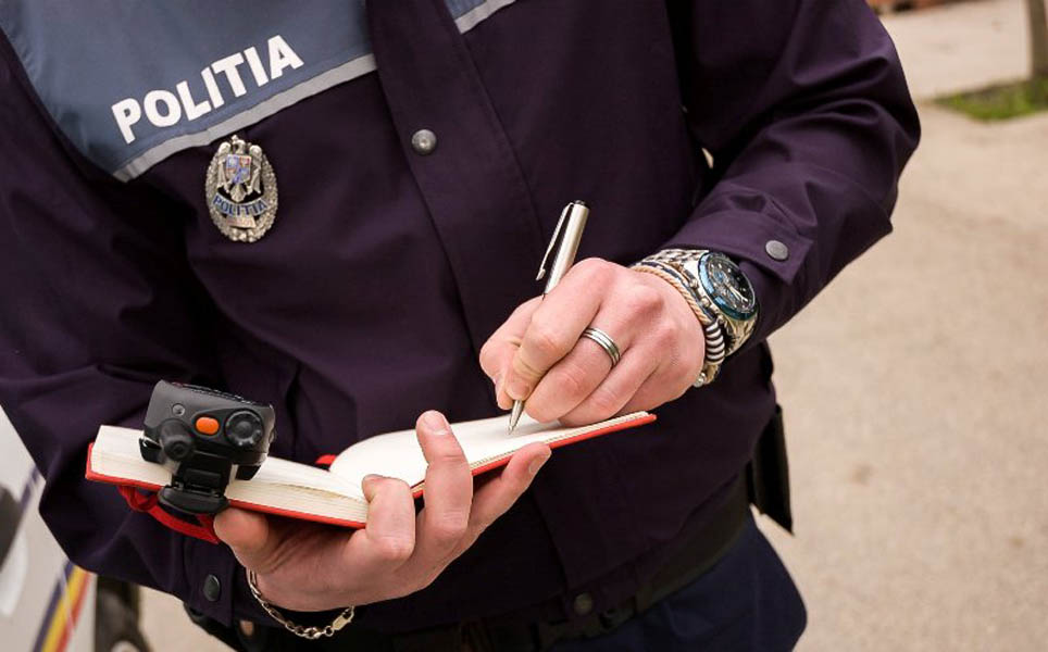 Read more about the article Şoferi băuţi şi fără permis de conducere, prinşi în trafic de poliţişti