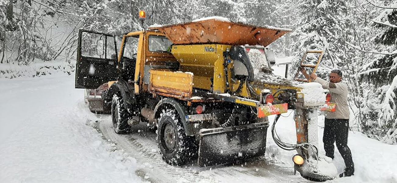 Read more about the article Pe drumurile județene se circulă în condiții de iarnă