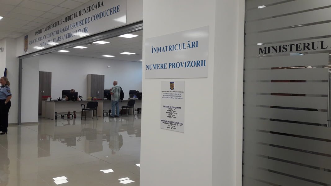 Read more about the article Program nou de lucru cu publicul la Serviciul Permise de Conducere şi Înmatriculări Petroşani