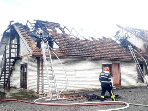 Read more about the article INCENDIU LA LUNCOIU DE JOS   