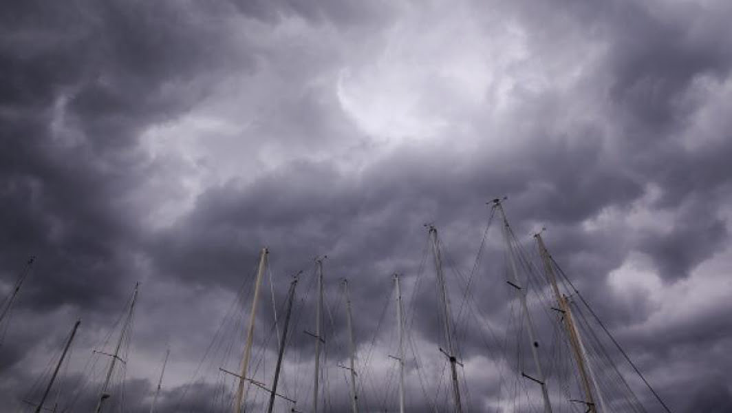 Read more about the article Cod galben de furtună și vânt puternic în aproape toată țara