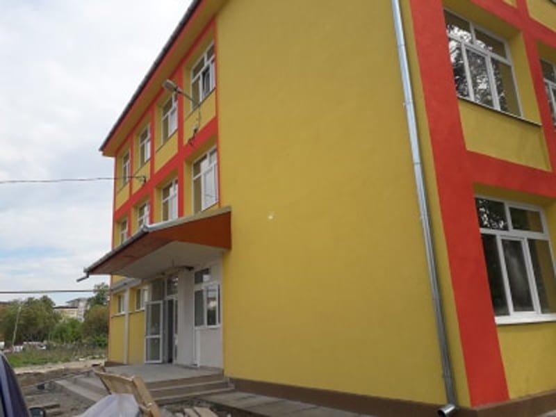 Read more about the article Continuă lucrările de reabilitare și modernizare a unităților de învățământ din municipiul Hunedoara