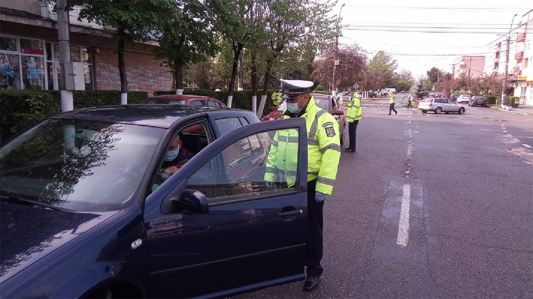 Read more about the article Dosare penale pentru şoferi prinşi la volan sub influenţa alcoolului