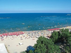 Read more about the article Purtarea măștii de protecție, obligatorie de la 1 august, în zonele de promenadă de pe Litoral