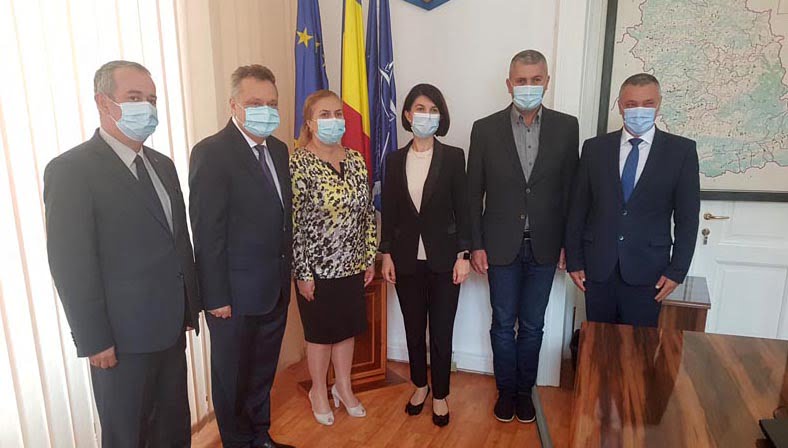Read more about the article Ministrul Muncii și Protecției Sociale, vizită de lucru în judeţ