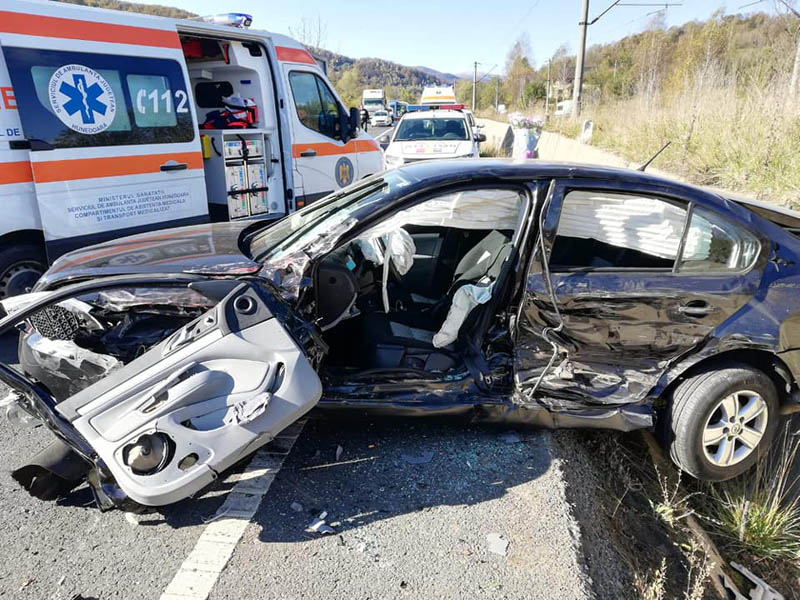 Read more about the article Accident cu 3 răniţi pe DN 66, în localitatea Băniţa